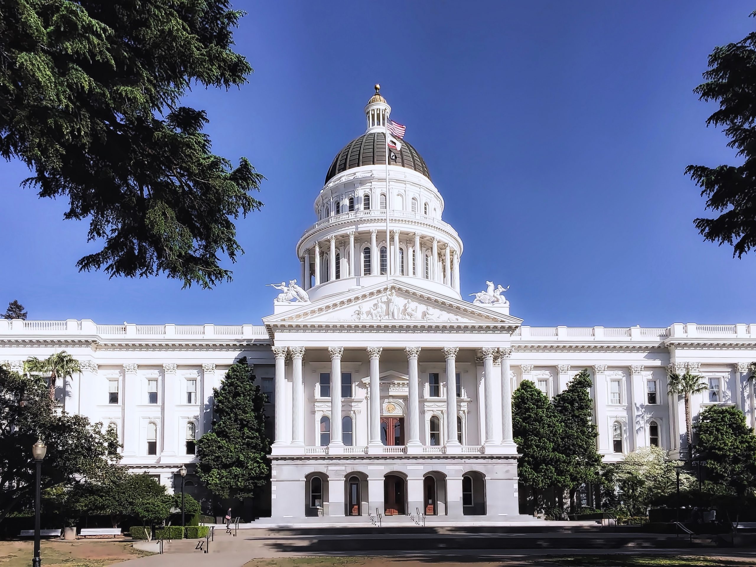 the-california-state-capitol-building-in-sacrament-K5HAWHM