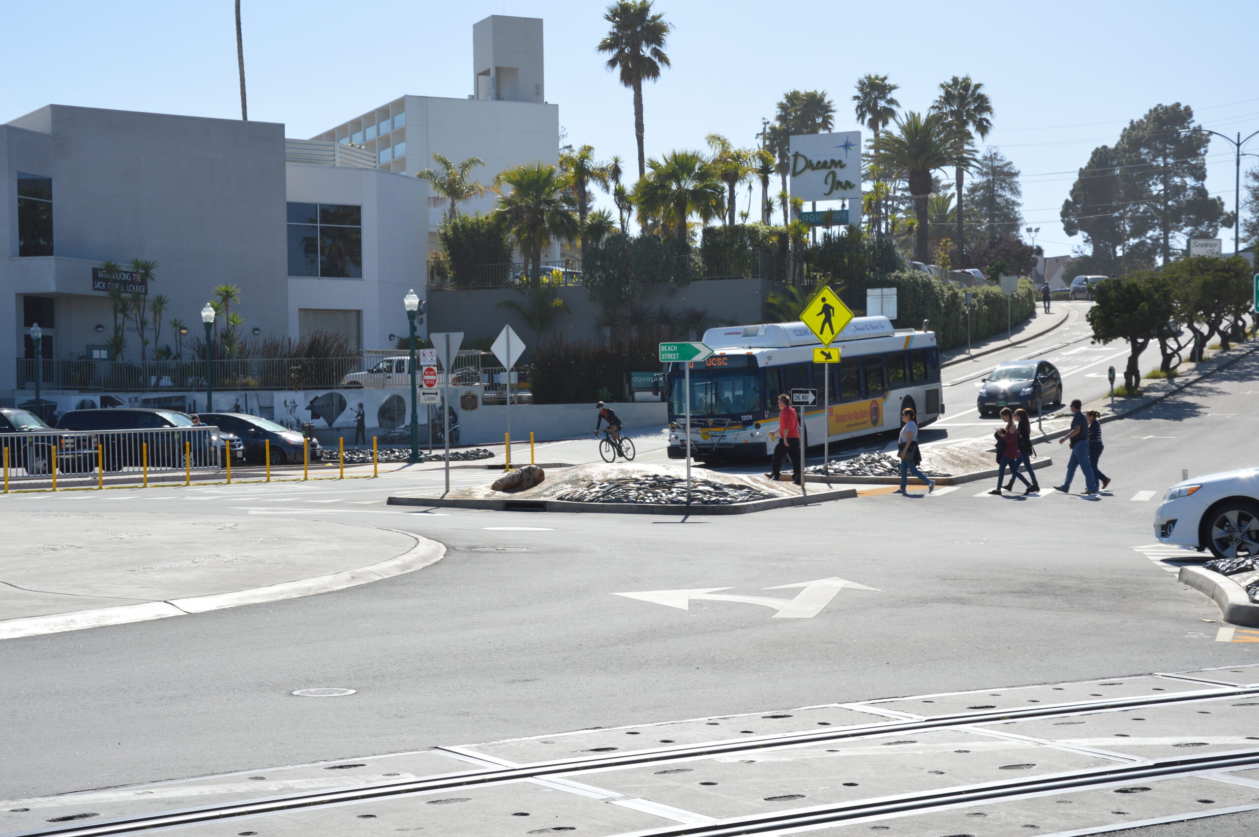 SCR_WharfRoundaboutBusBikePeds